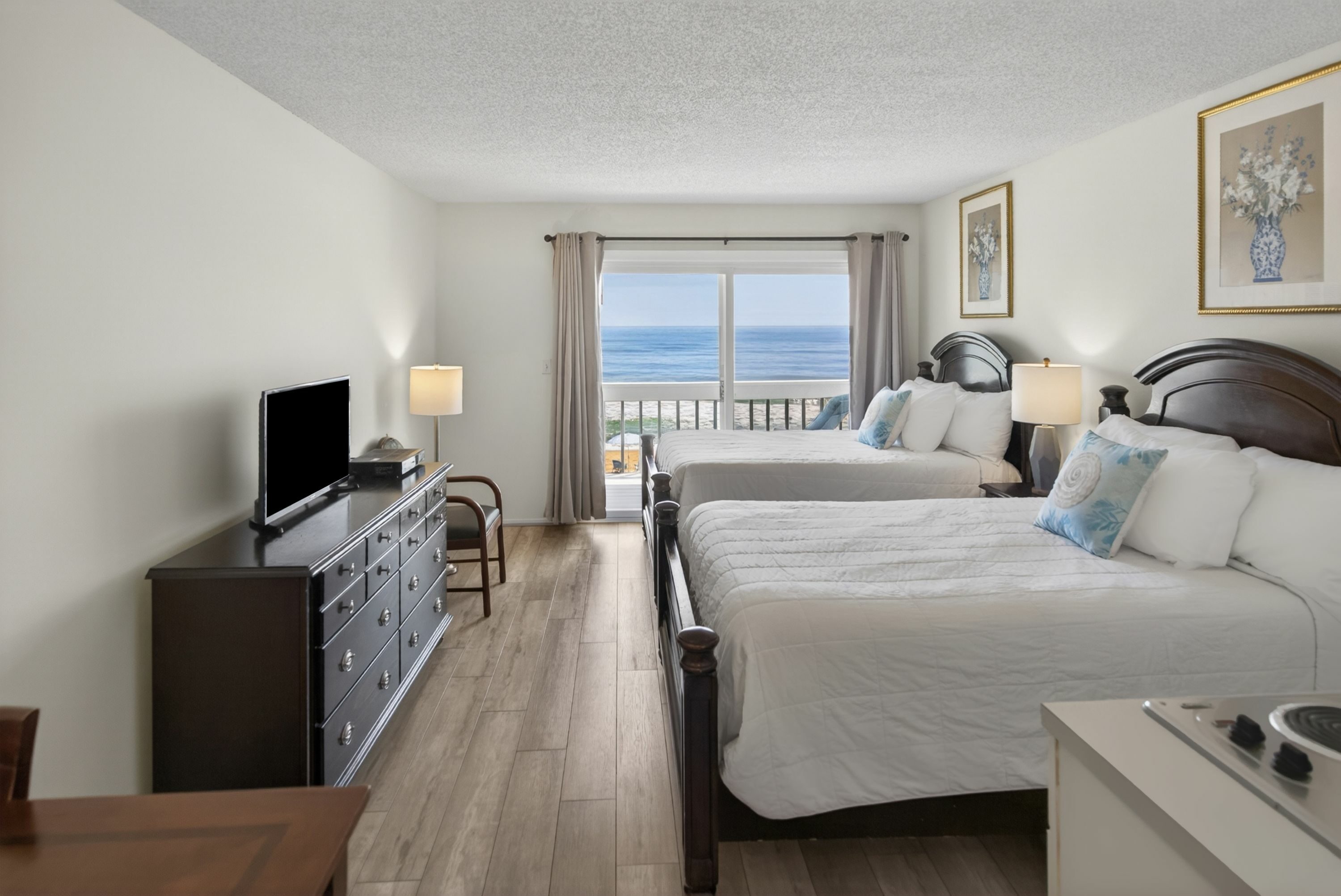 Oceanfront double queen preview